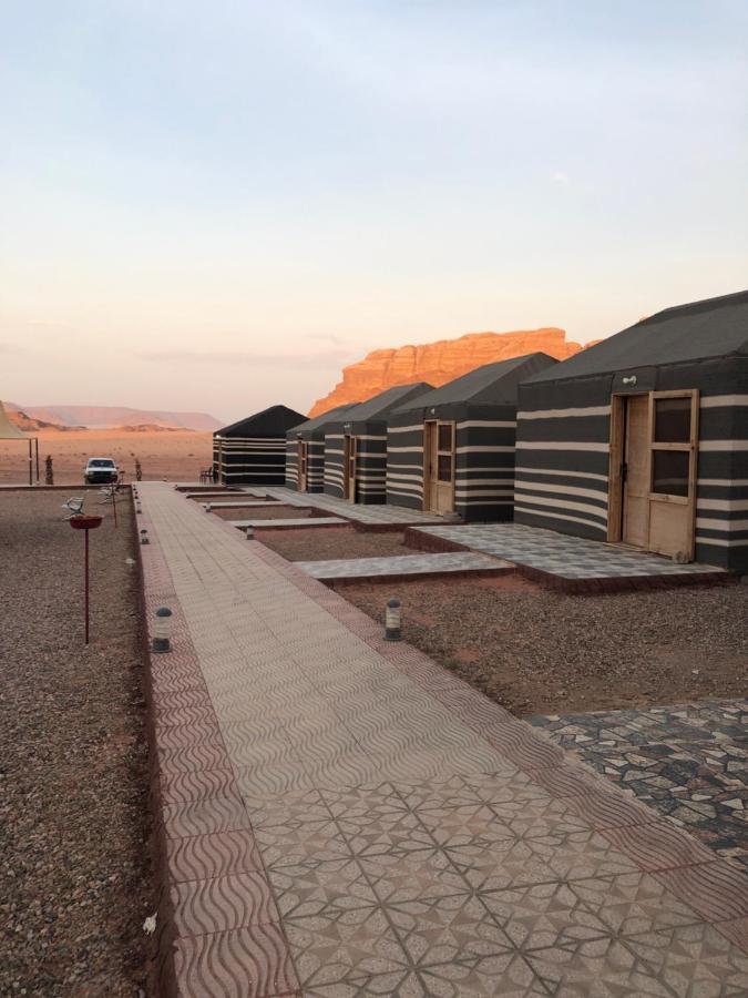 Flowers Rum Camp Wadi Rum Exterior photo